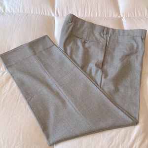 Like new Saks Fifth Avenue 100% cloth woven wool in Italy, size 38R